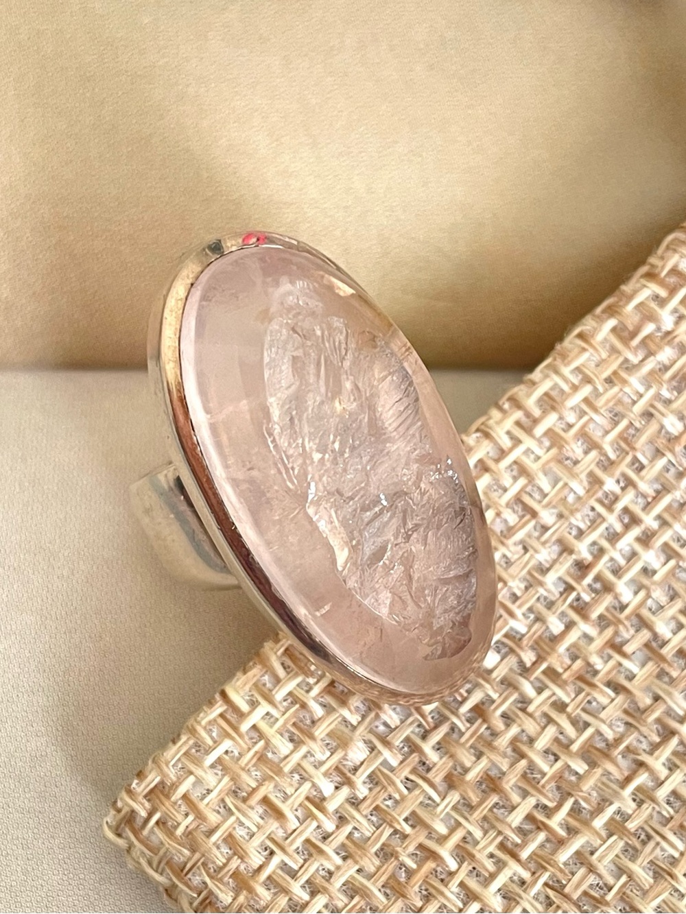 Stunning 925 Sterling silver Natural Rose Quartz Statement Ring!! US:6